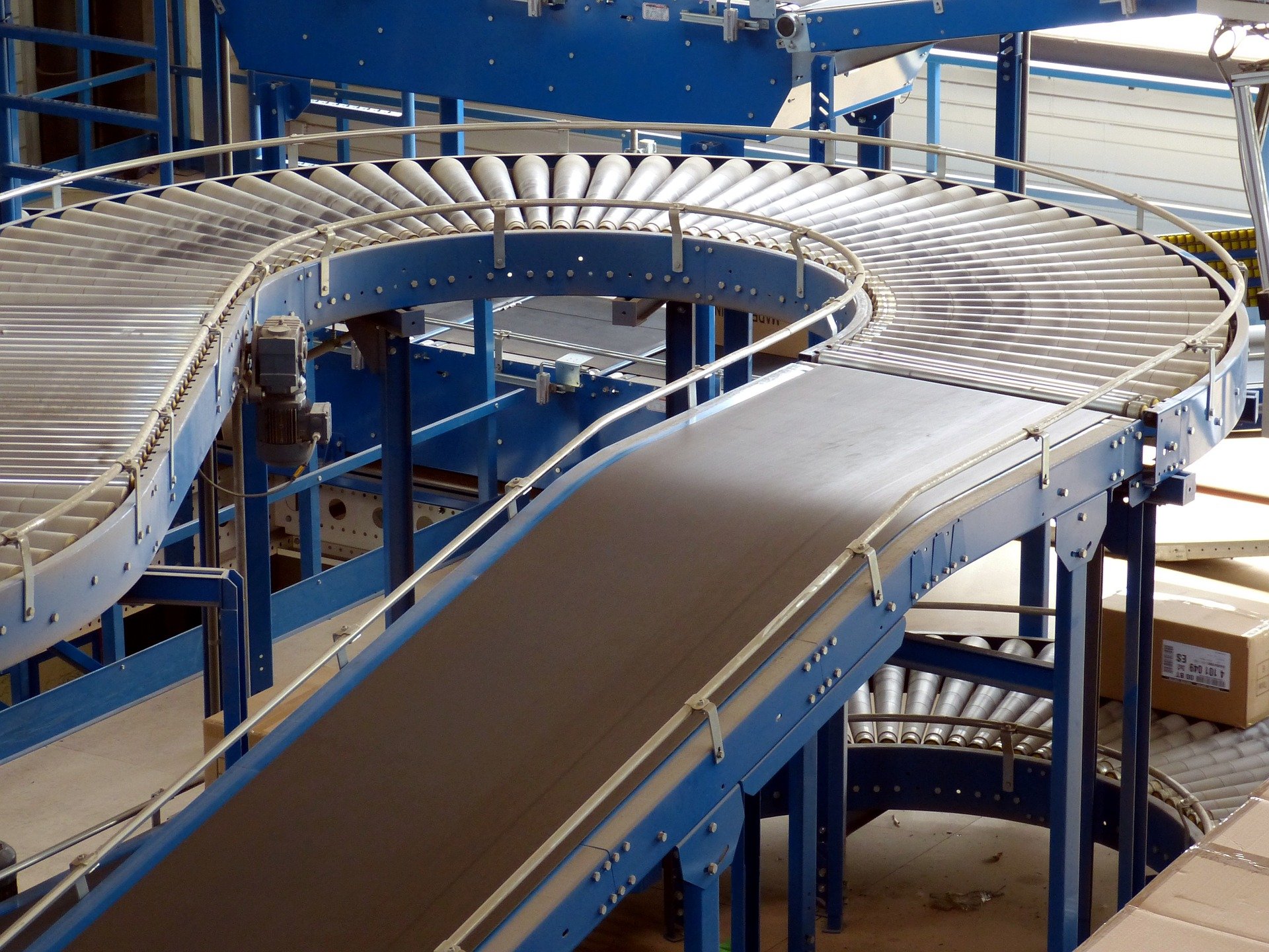 Warehouse conveyor belt